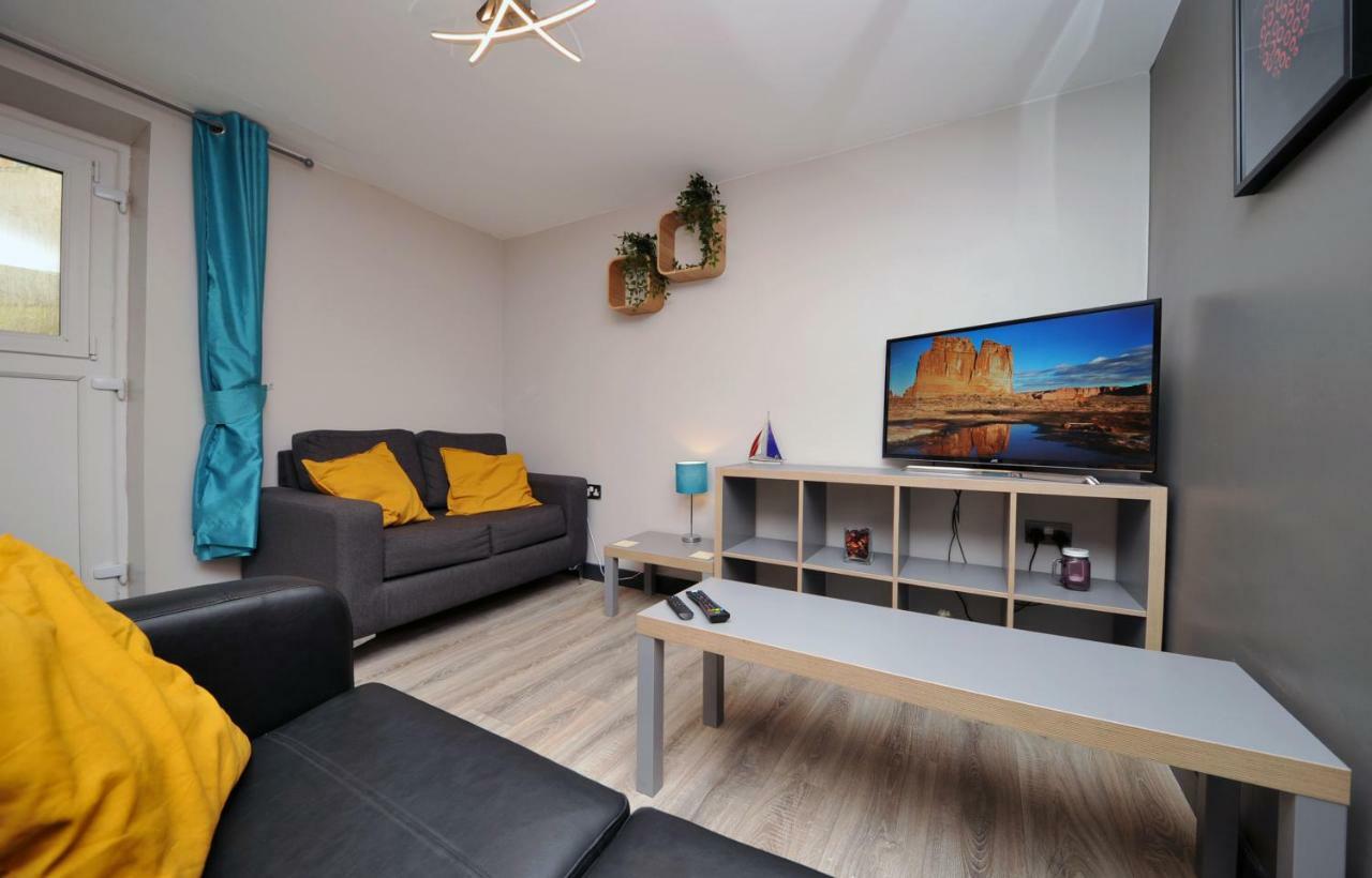 Stone'S Throw City Centre - Tv In Every Bedroom! 스완지 외부 사진