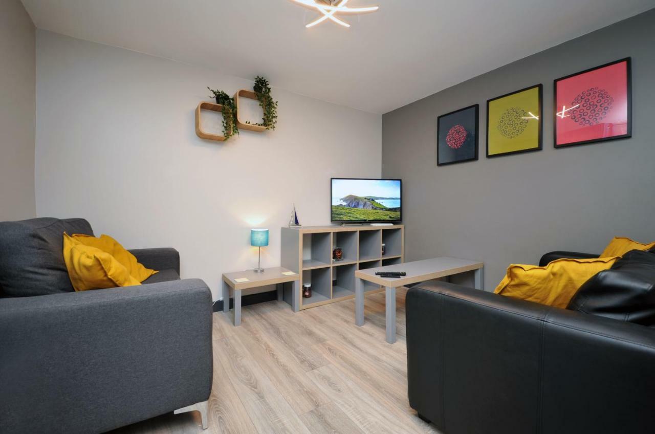 Stone'S Throw City Centre - Tv In Every Bedroom! 스완지 외부 사진