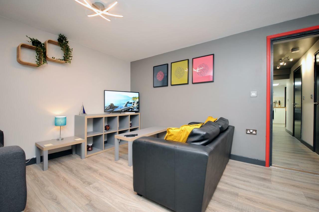 Stone'S Throw City Centre - Tv In Every Bedroom! 스완지 외부 사진