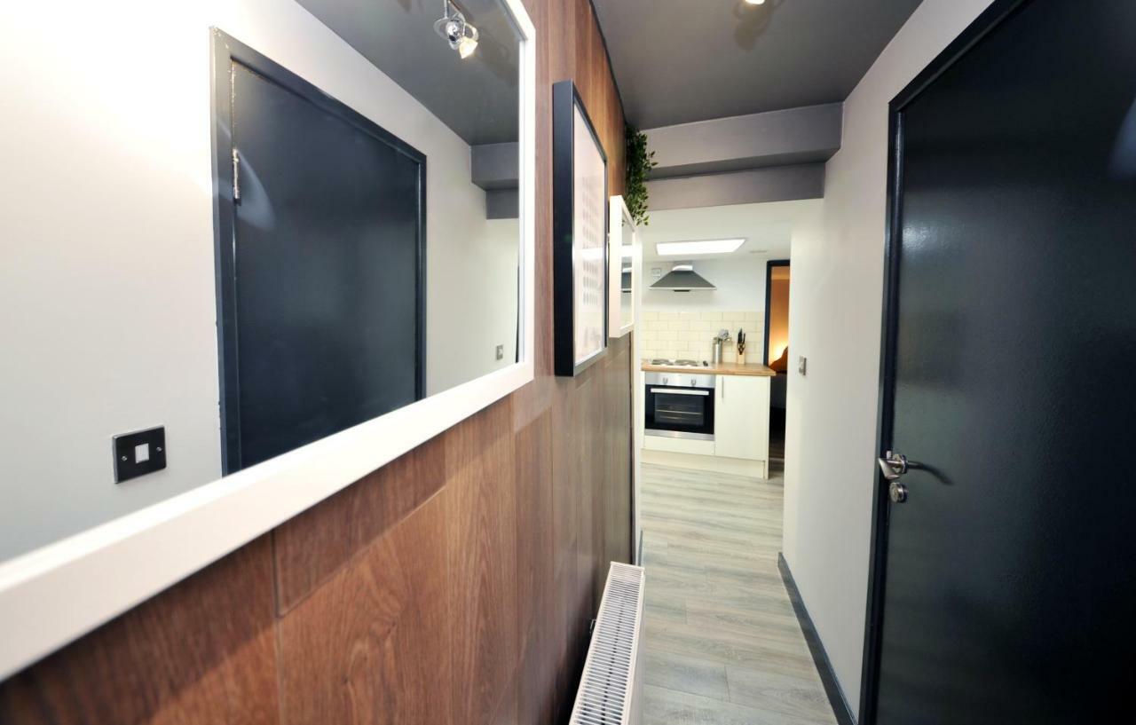 Stone'S Throw City Centre - Tv In Every Bedroom! 스완지 외부 사진