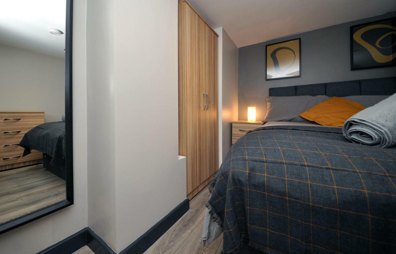 Stone'S Throw City Centre - Tv In Every Bedroom! 스완지 외부 사진