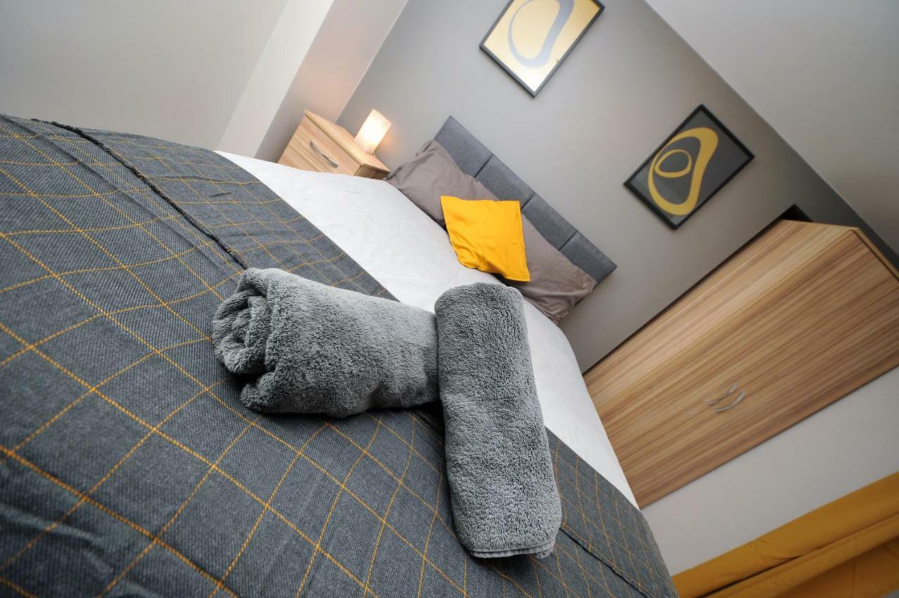 Stone'S Throw City Centre - Tv In Every Bedroom! 스완지 외부 사진