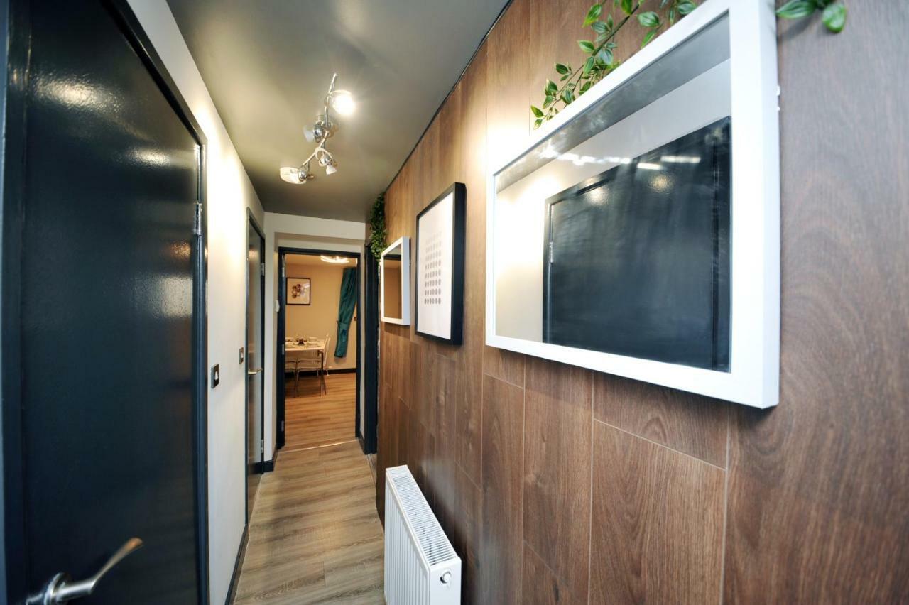 Stone'S Throw City Centre - Tv In Every Bedroom! 스완지 외부 사진